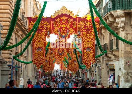 Festa decorazioni, Repubblica Street, Valletta, Malta Foto Stock