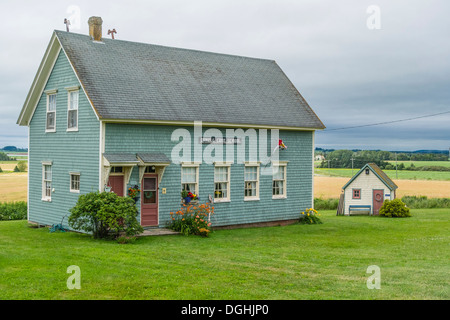 Orwell Cove scuola, una piccola vecchia, una camera, legno incastrata, paese schoolhouse situato su Prince Edward Island, Canada. Foto Stock