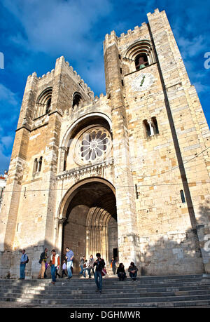 Igreja de Santa Maria Maior chiesa patriarcale Sé de Lisboa cattedrale, Lisbona, Portogallo, Europa Foto Stock