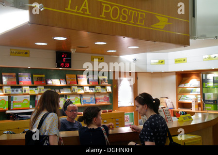 Parigi Francia,Europa,Francese,1° arrondissement,Carrousel Carousel du Louvre Mall,Museo d'Arte del Louvre,Palazzo del Louvre,la Poste,posta postale Foto Stock