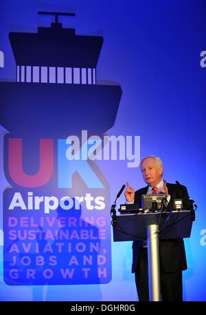 Prezzo di Laurie, Consulente sugli aeroporti dalla Mott MacDonald all'aeroporto da operatori provenienti da tutto il Regno Unito sono all'Aeroporto Operators Association (AOA) conferenza Foto Stock