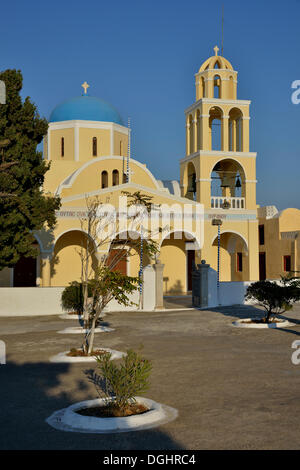 Ágios Geórgios chiesa, Oia - Santorini, Cicladi, isola greca, Grecia, Europa Foto Stock