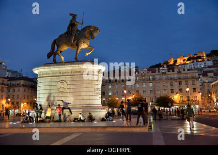 Statua equestre in bronzo di João I in Praça da Figueira square, Lisbona, Portogallo, Europa, Lisbona, Portogallo Foto Stock