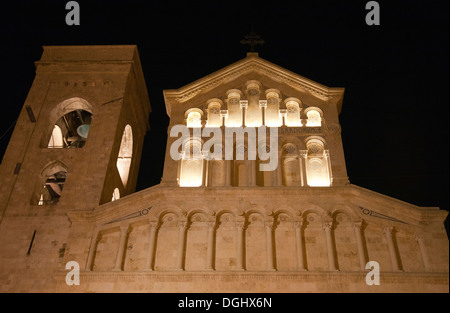 Cattedrale di Cagliari di notte in Sardegna Foto Stock