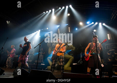 La tecnica Locos, Spagnolo ska-punk band, live all'Heitere Open air di Zofingen, Svizzera Foto Stock