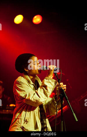 Nneka, Nigerian hip-hop-anima cantautore, con sede in Amburgo, vivono nel Schueuer, Lucerna, Svizzera Foto Stock