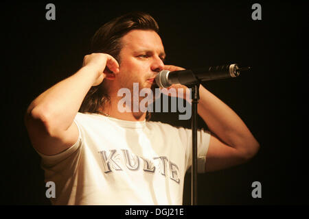 Henning Wehland, cantante e frontman della della rock band tedesca H-Blockx live al Winterfestival in Wolhusen, Lucerna Foto Stock