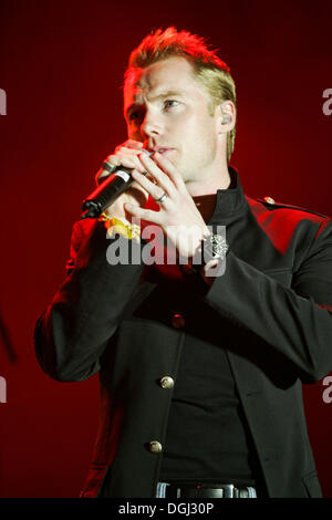 Il cantante irlandese Ronan Keating, frontman della boyband Boyzone live nella vita svizzera Arena di Lucerna, Svizzera Foto Stock