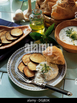 Tzatziki con melanzane, Grecia. Foto Stock