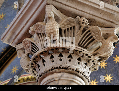 Capitello romanico, Basilica Eufrasiana di Parenzo, Croazia, Europa Foto Stock