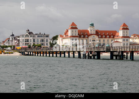 Spa hotel nel Mar Baltico resort di Binz, Ruegen Isola, Meclemburgo-Pomerania Occidentale Foto Stock