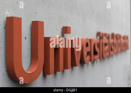 Lettering "Universitaetsbibliothek', tedesco per "Biblioteca Universitaria", Weimar, Turingia Foto Stock