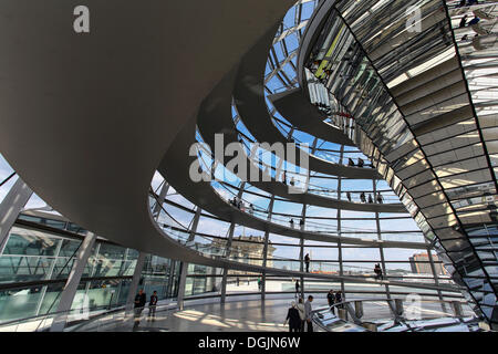 Cupola del Reichstag, interno, Berlino Foto Stock