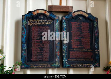 Memoriale di guerra nella chiesa della Santa Trinità (Sibford Gower), Burdrop, Oxfordshire, Regno Unito Foto Stock