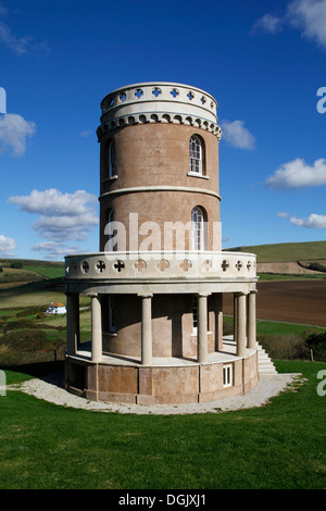 Clavell Tower che è una follia sopra Hen Cliff Kimmeridge Bay. Foto Stock