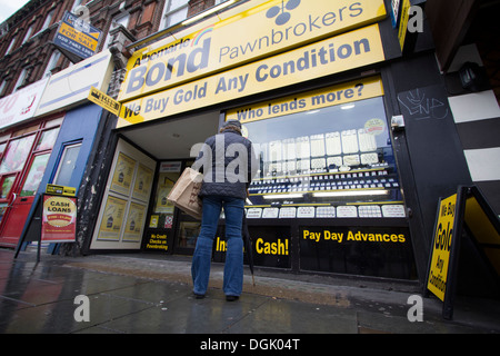 Albemarle Bond Shepherds Bush London, Albemarle legame sono la Gran Bretagna è più grande pawnbrokers e rivenditore di gioielli Foto Stock