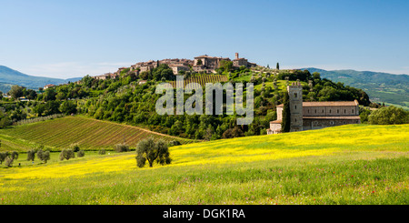 Abazzia di Sant'Antimo Toscana in primavera Foto Stock