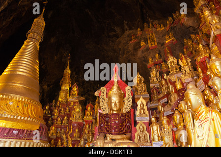 Il buddista fantastiche grotte di Pindaya in Myanmar. Foto Stock