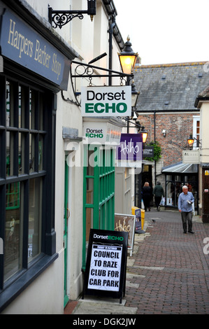 Il Dorset Echo regionale giornale locale shop Dorchester Dorset Wessex REGNO UNITO Foto Stock