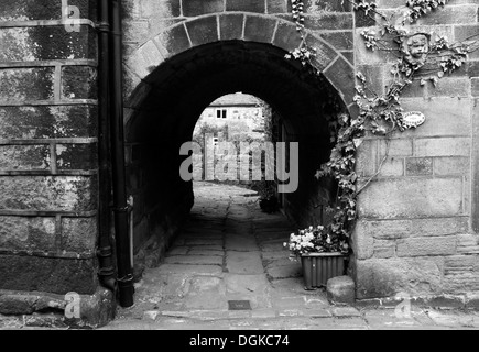 Vicolo arcuato, Heptonstall, West Yorkshire, Inghilterra, Regno Unito Foto Stock