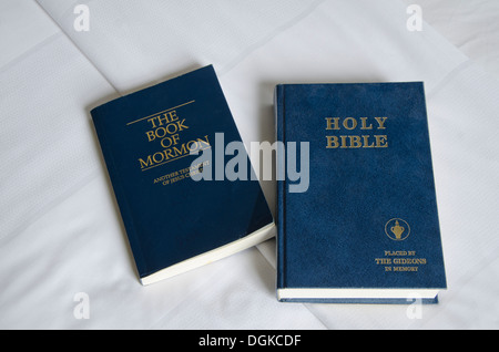 Il Libro di Mormon, Sacra Bibbia in camera di albergo Foto Stock