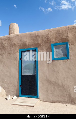 Antica casa di adobe a Taos. Foto Stock