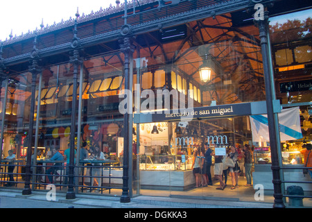 San Miguel Mercato, Madrid, capitale della Spagna Foto Stock