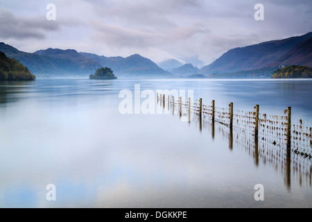 Pomeriggio tempestoso luce a Blea Tarn nel distretto del lago. Foto Stock