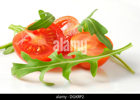 Pomodori e rucola o foglie di rucola Foto Stock