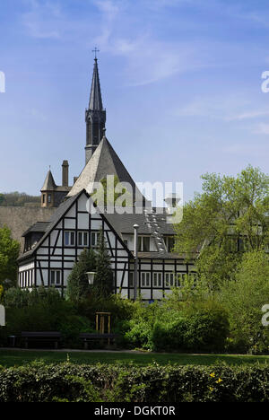 Vista dal castello verso il centro storico in primavera, Andernach, Renania-Palatinato Foto Stock