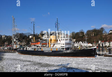 Nave nel porto di Amburgo in inverno, Amburgo Foto Stock