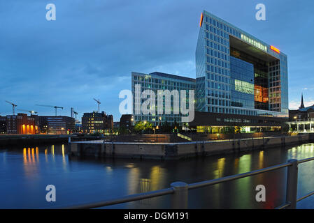 La casa editrice della rivista 'Der Spiegel', al tramonto, Amburgo Foto Stock