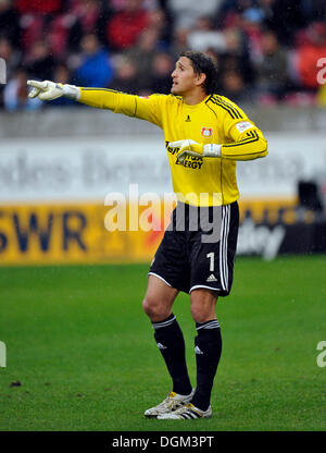 Nazionale tedesco di portiere, Rene Adler di Bayer 04 Leverkusen, organizzare la difesa, Mercedes-Benz Arena, Stoccarda Foto Stock