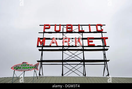 Firmare all'entrata di Pike Place Market pubblica, Seattle, Washington, Stati Uniti d'America Foto Stock