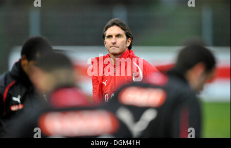 Coach Bruno Labbadia, VfB Stuttgart, durante il corso di formazione Foto Stock