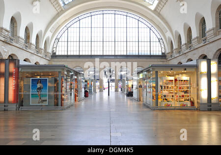 Piazzale della Stazione Gare de l' Est della stazione ferroviaria, Parigi, Francia, Europa Foto Stock