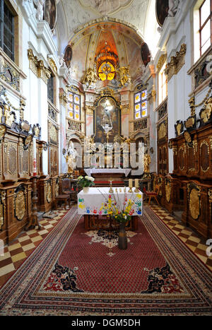 Altare maggiore con altare dipinto, coro, Canonici Regolari monastero chiesa nel monastero di Duernstein abbey, Duernstein, Patrimonio Mondiale Foto Stock