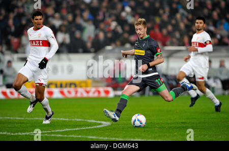 Marco Reus da Borussia Moenchengladbach riprese la meta per il punteggio di 0:2, nella parte anteriore del Maza, VfB Stuttgart, sinistra Foto Stock