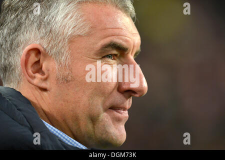 Capo allenatore Mirko Slomka, Hannover 96, ritratto, Mercedes-Benz Arena, Stoccarda, Baden-Wuerttemberg Foto Stock