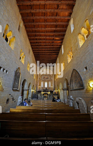 Interno della Basilica di San Giorgio Il Castello di Praga, il Castello di Praga, dal Quartiere del Castello, Hradcany, Praga, Boemia, Repubblica Ceca Foto Stock