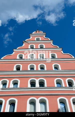 Storico del tetto a capanna, edificio del XIX secolo, la Città Vecchia della città anseatica di Stralsund, Patrimonio Mondiale dell UNESCO Foto Stock