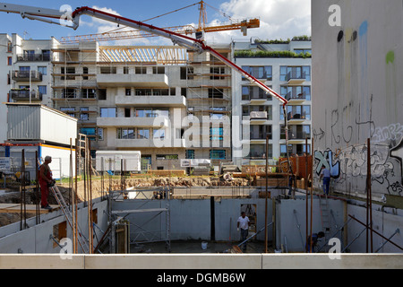Berlino, Germania, i siti di costruzione per gli edifici residenziali sul primo bordo Foto Stock