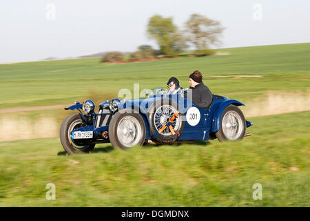 Riley Racing MPH, costruita nel 1933, classic car, panning, Langenburg storica 2010, Langenburg, Baden-Wuerttemberg Foto Stock