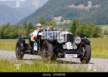 Velocità di Bentley sei "Vecchio Numero Uno", modello 1930, Kitzbuehel Rally Alpino 2011, Tirolo, Austria, Europa Foto Stock