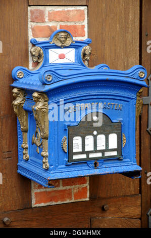 Old German letter box in Hildesheim, Bassa Sassonia Foto Stock