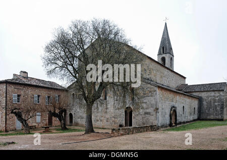 Le romanica Abbazia del Thoronet, un ex monastero cistercense, Regione Provence-Alpes-Côte d'Azur, in Francia, in Europa Foto Stock