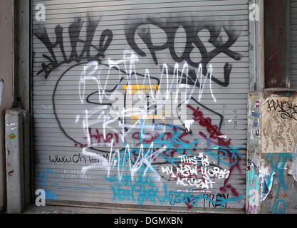 New York, New York, Stati Uniti d'America. Xxi oct, 2013. Una vista dell'artista inglese Banksy graffiti di arte "Questo è il mio New York accento: normalmente mi parlare come tale' situato sulla 10th Avenue e la 25th Street in West Chelsea. Questo pezzo è parte del Banksy "MEGLIO NEL RISPETTO ALL' un mese di risiedere a New York dove un nuovo lavoro è installata una volta al giorno in uno dei 5 quartieri della città. © Nancy Kaszerman/ZUMAPRESS.com/Alamy Live News Foto Stock