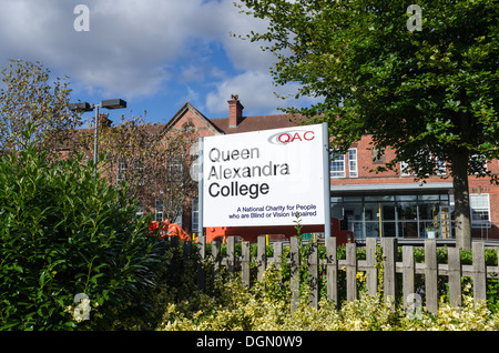 La regina Alexandra College di Birmingham che è una carità nazionale per le persone non vedenti o ipovedenti Foto Stock