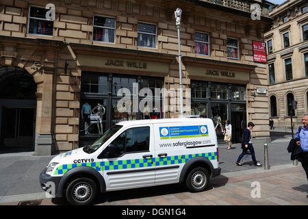 Un mobile telecamera TVCC montato su un furgone, Buchanan Street, il centro della città di Glasgow, Scotland, Regno Unito Foto Stock