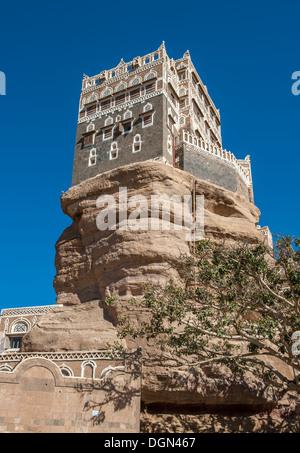 Dar Al-Hajar Rock palace di Wadi Dahr, Yemen Foto Stock